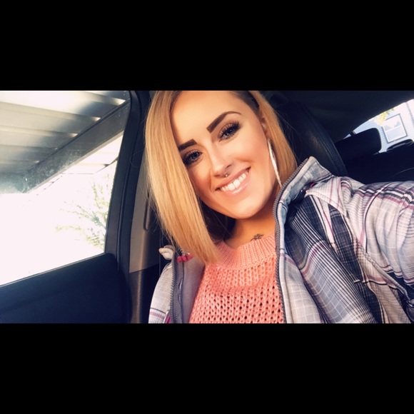 Meet your Posher, Wynter - Picture 3 of 7